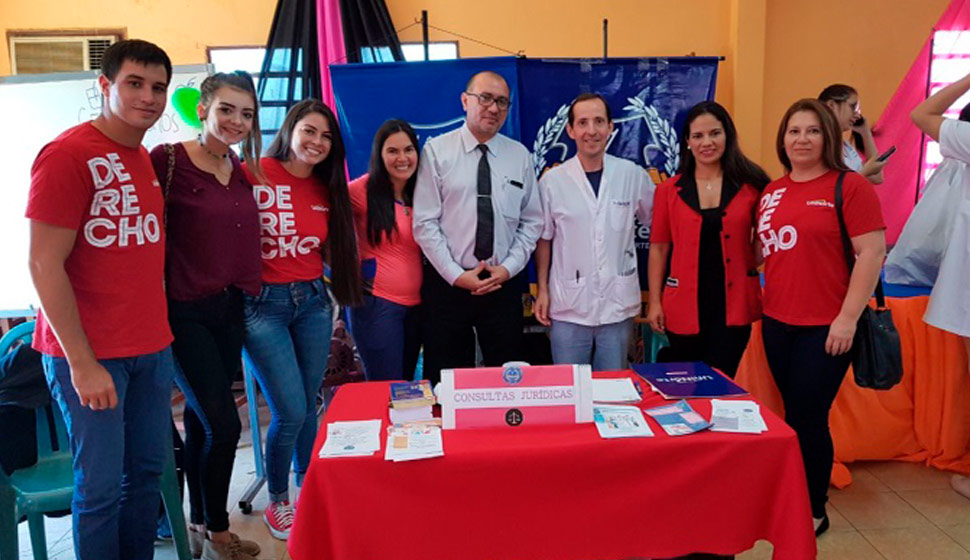 Alumnos y docentes de la Facultad de Derecho y Ciencias Políticas brindaron servicios de asesoría jurídica gratuita en la ciudad de Encarnación