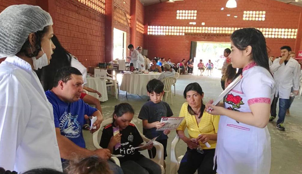 Atención médica y odontológica con entrega de medicamentos